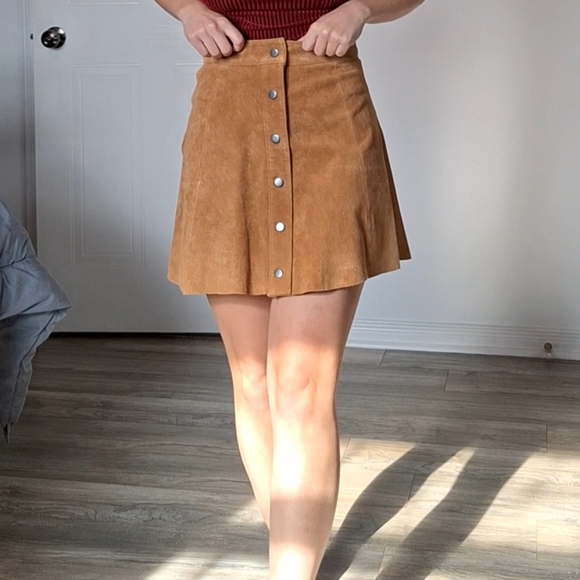 Brown Button down Suede Skirt - Picture 2 of 7